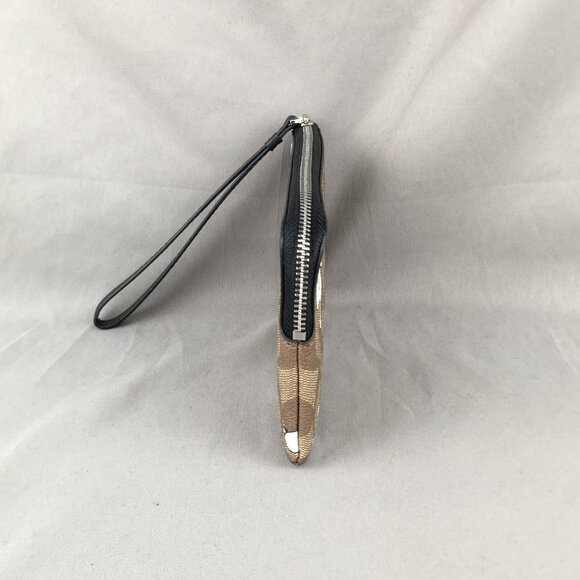 Coach X Peanuts Corner Zip Wristlet Wallet With Snoopy & Woodstock - Picture 2 of 11